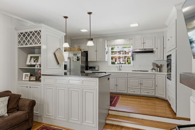 2709 Tyne Blvd, Nashville, TN 37215