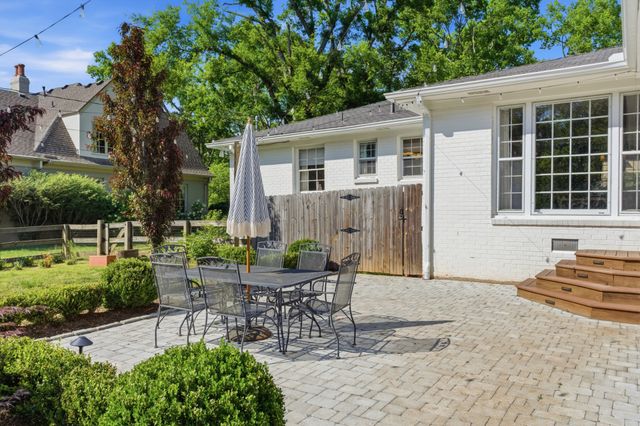 2709 Tyne Blvd, Nashville, TN 37215