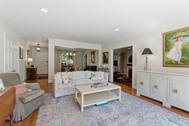 2709 Tyne Blvd, Nashville, TN 37215