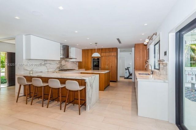 1035 Catalonia Avenue, Coral Gables, FL 33134