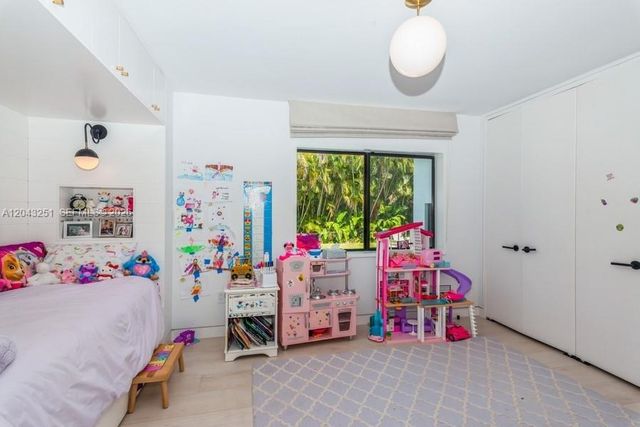 1035 Catalonia Avenue, Coral Gables, FL 33134