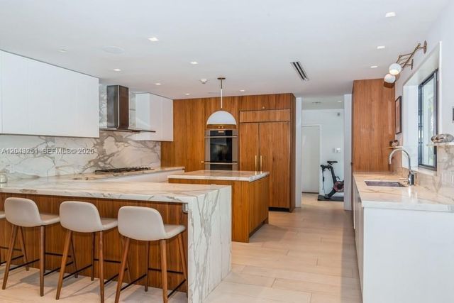 1035 Catalonia Avenue, Coral Gables, FL 33134