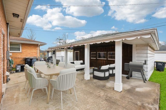 18644 William Street, Lansing, IL 60438