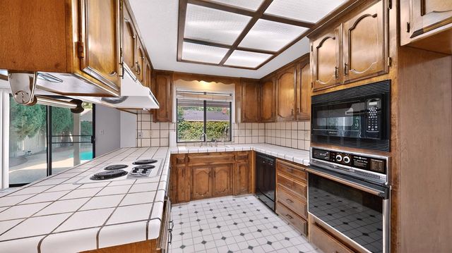 2401 Ellison Dr, Modesto, CA 95355