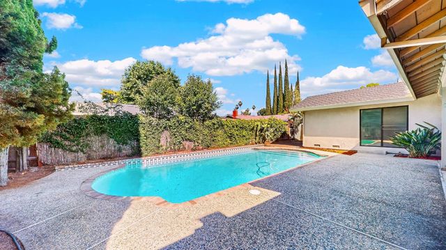 2401 Ellison Dr, Modesto, CA 95355