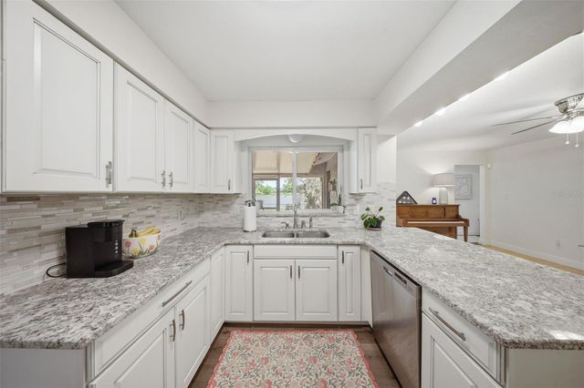 732 LAUREL WAY, Casselberry, FL 32707