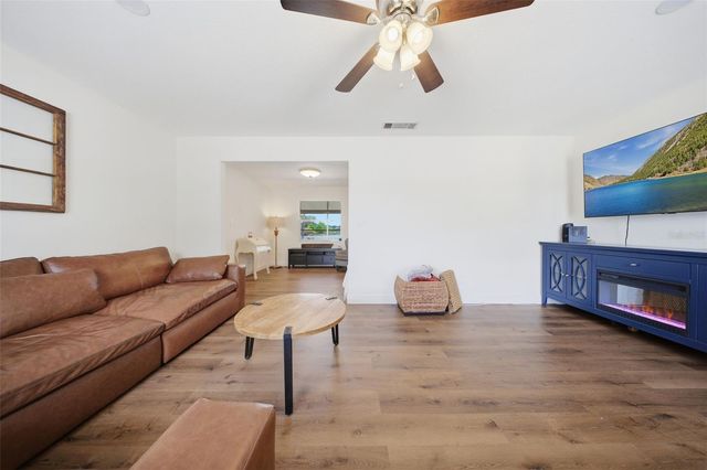 732 LAUREL WAY, Casselberry, FL 32707