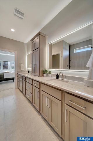 6209 Carveth Drive, Lincoln, NE 68516