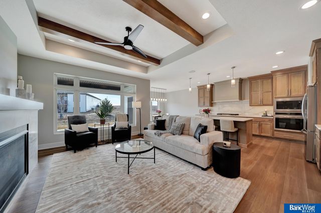 6209 Carveth Drive, Lincoln, NE 68516