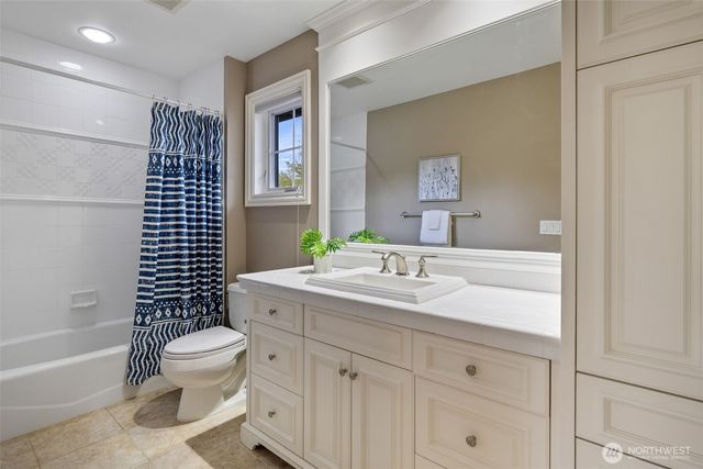 2753 204th Lane NE, Sammamish, WA 98074