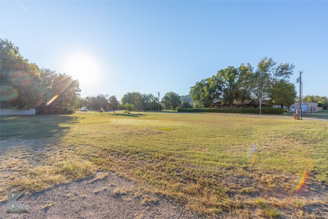 117 FM 382, Ovalo, TX 79541