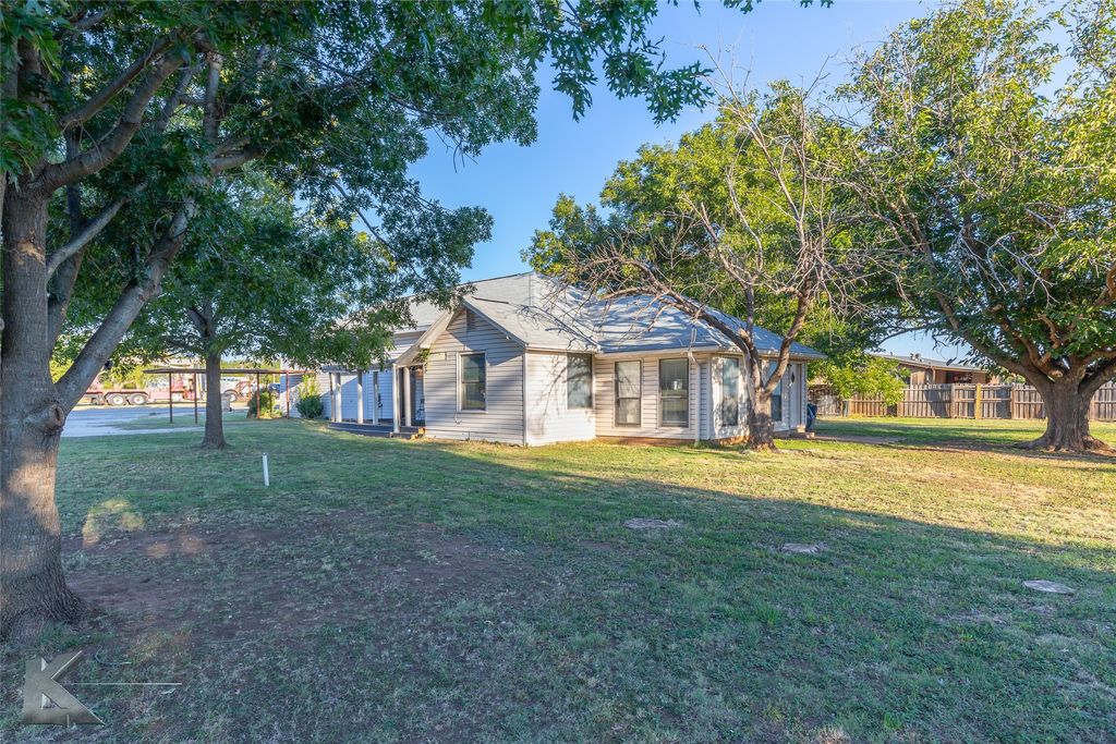 117 FM 382, Ovalo, TX 79541