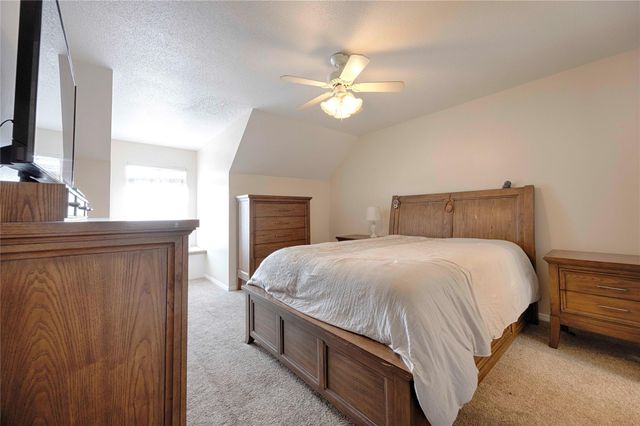 2040 W Guenther Lane, La Grange, TX 78945