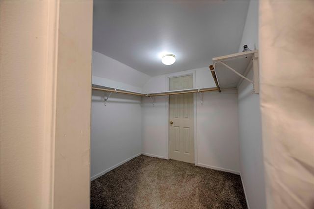 2040 W Guenther Lane, La Grange, TX 78945