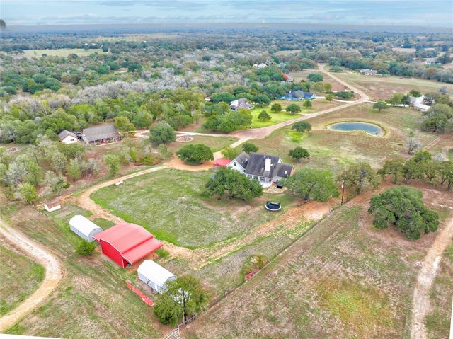 2040 W Guenther Lane, La Grange, TX 78945