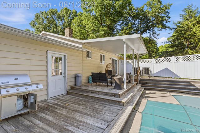 3685 Chesterfield Drive, Oregon Township, MI 48446