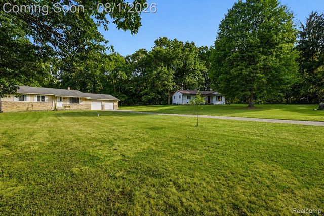 3685 Chesterfield Drive, Oregon Township, MI 48446