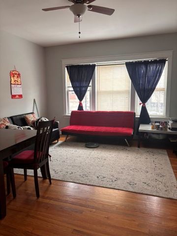 4366 N Milwaukee Avenue 2N, Chicago, IL 60641