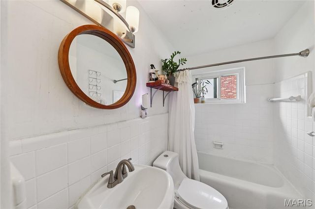 6934 Julian Avenue, University City, MO 63130