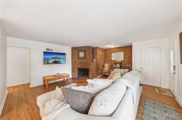 6934 Julian Avenue, University City, MO 63130