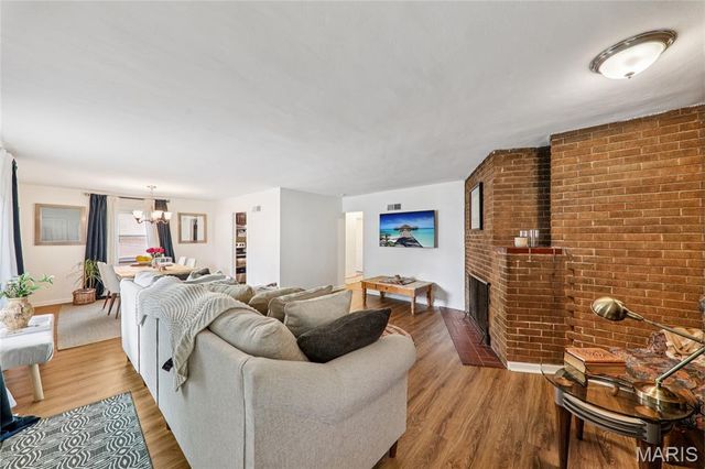 6934 Julian Avenue, University City, MO 63130