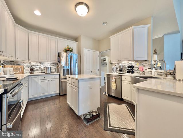 3519 DAYLILY DR, Emmaus, PA 18049