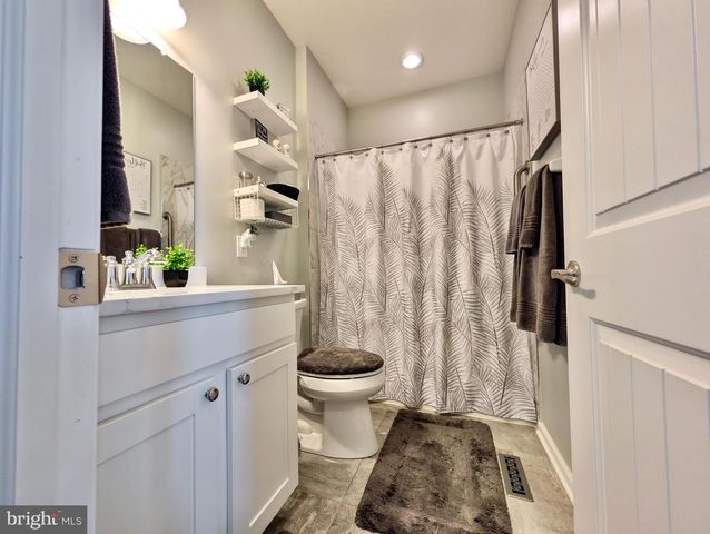 3519 DAYLILY DR, Emmaus, PA 18049