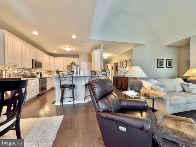 3519 DAYLILY DR, Emmaus, PA 18049