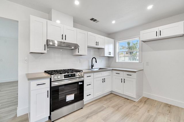 1503 N Pacific Avenue, Fresno, CA 93728