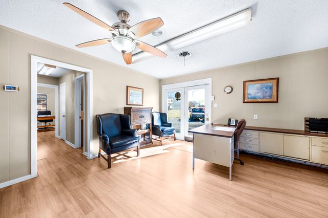 200 E Russell Avenue, Bonham, TX 75418