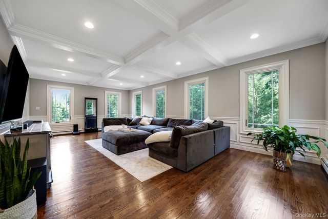 9 Maureen Drive, Mount Sinai, NY 11766