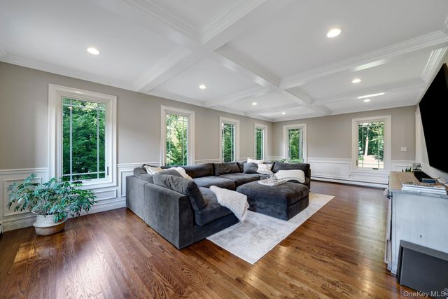 9 Maureen Drive, Mount Sinai, NY 11766