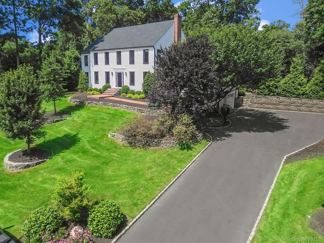 9 Maureen Drive, Mount Sinai, NY 11766