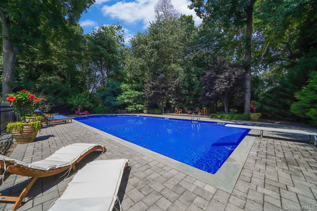 9 Maureen Drive, Mount Sinai, NY 11766