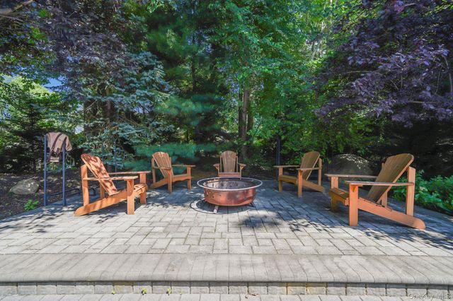 9 Maureen Drive, Mount Sinai, NY 11766