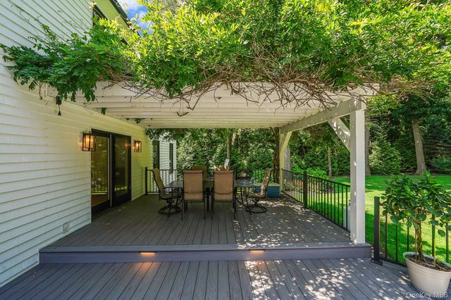 9 Maureen Drive, Mount Sinai, NY 11766