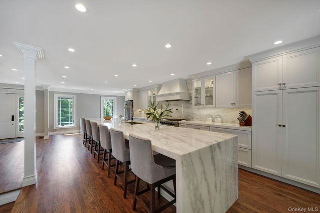 9 Maureen Drive, Mount Sinai, NY 11766