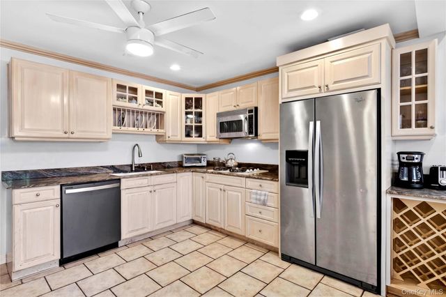 125 Hanson Place, Malverne, NY 11565