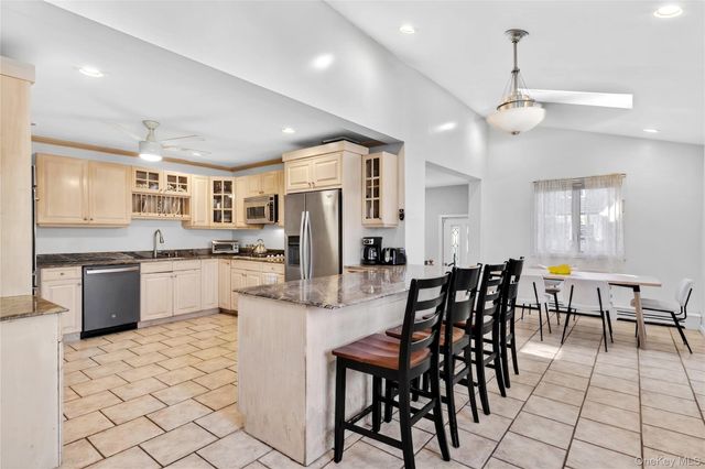 125 Hanson Place, Malverne, NY 11565