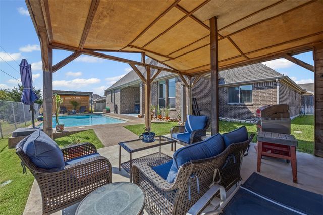 206 S Meadow Drive, Ferris, TX 75125