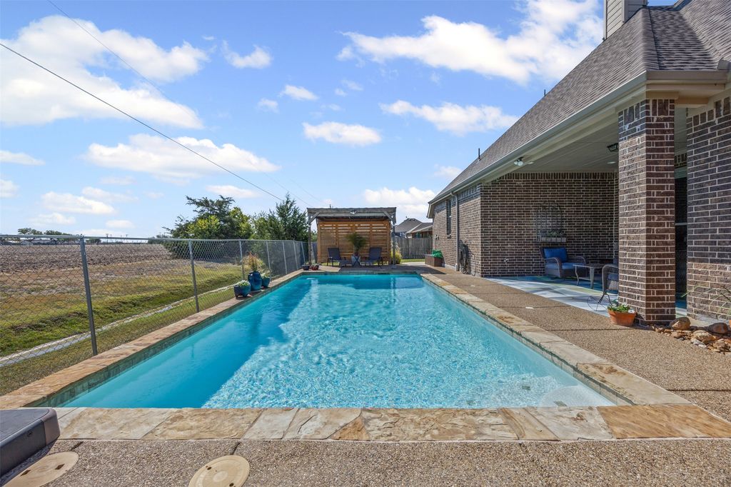 206 S Meadow Drive, Ferris, TX 75125