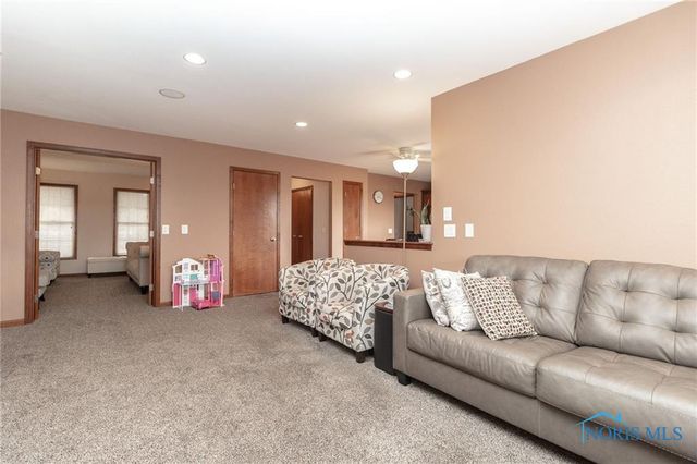 1794 Horseshoe Bend Drive, Perrysburg, OH 43551