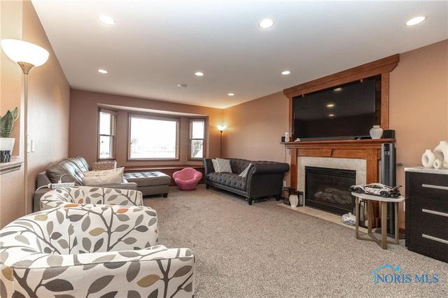 1794 Horseshoe Bend Drive, Perrysburg, OH 43551