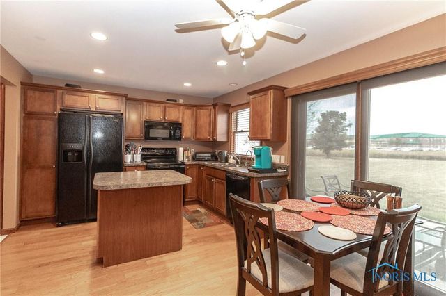 1794 Horseshoe Bend Drive, Perrysburg, OH 43551