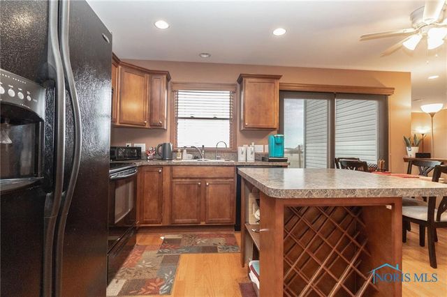 1794 Horseshoe Bend Drive, Perrysburg, OH 43551