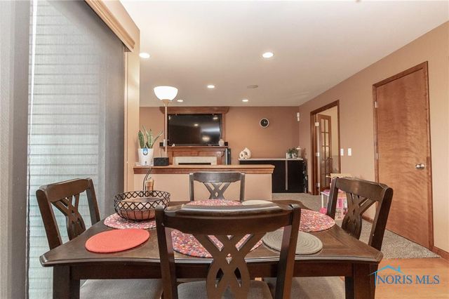 1794 Horseshoe Bend Drive, Perrysburg, OH 43551