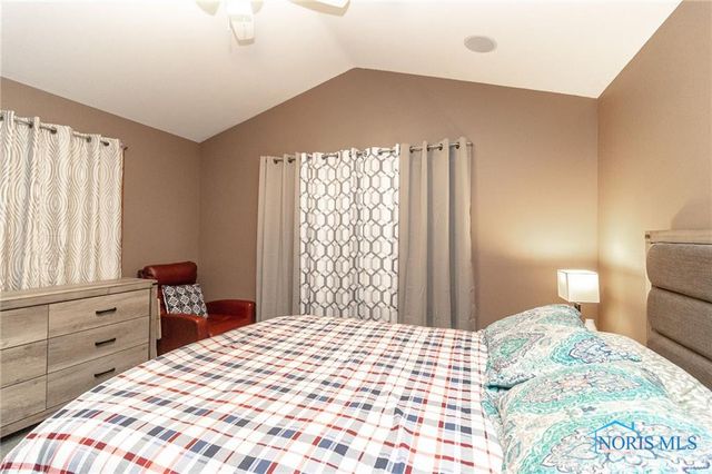 1794 Horseshoe Bend Drive, Perrysburg, OH 43551