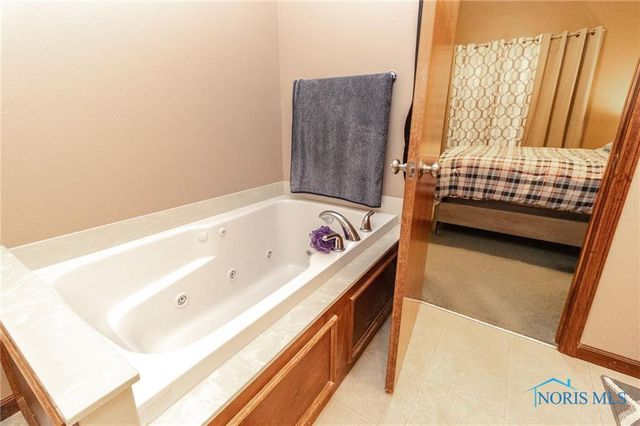 1794 Horseshoe Bend Drive, Perrysburg, OH 43551