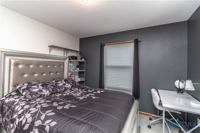 1794 Horseshoe Bend Drive, Perrysburg, OH 43551