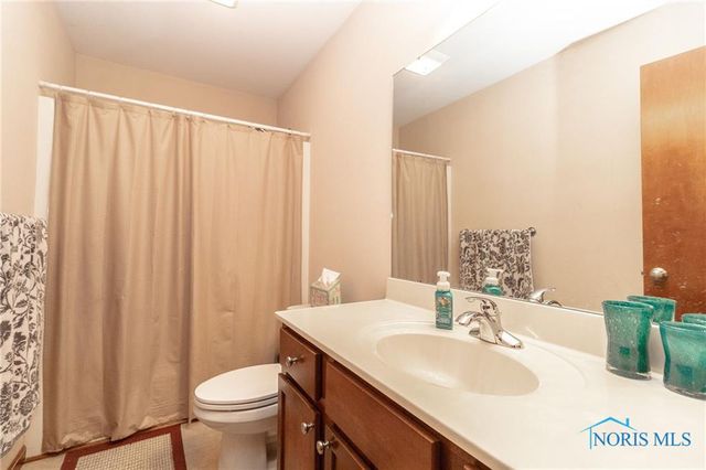 1794 Horseshoe Bend Drive, Perrysburg, OH 43551